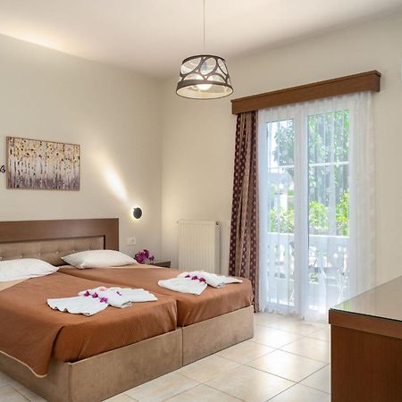 Stathis Beachfront Luxury Rooms Kalamákion Zewnętrze zdjęcie