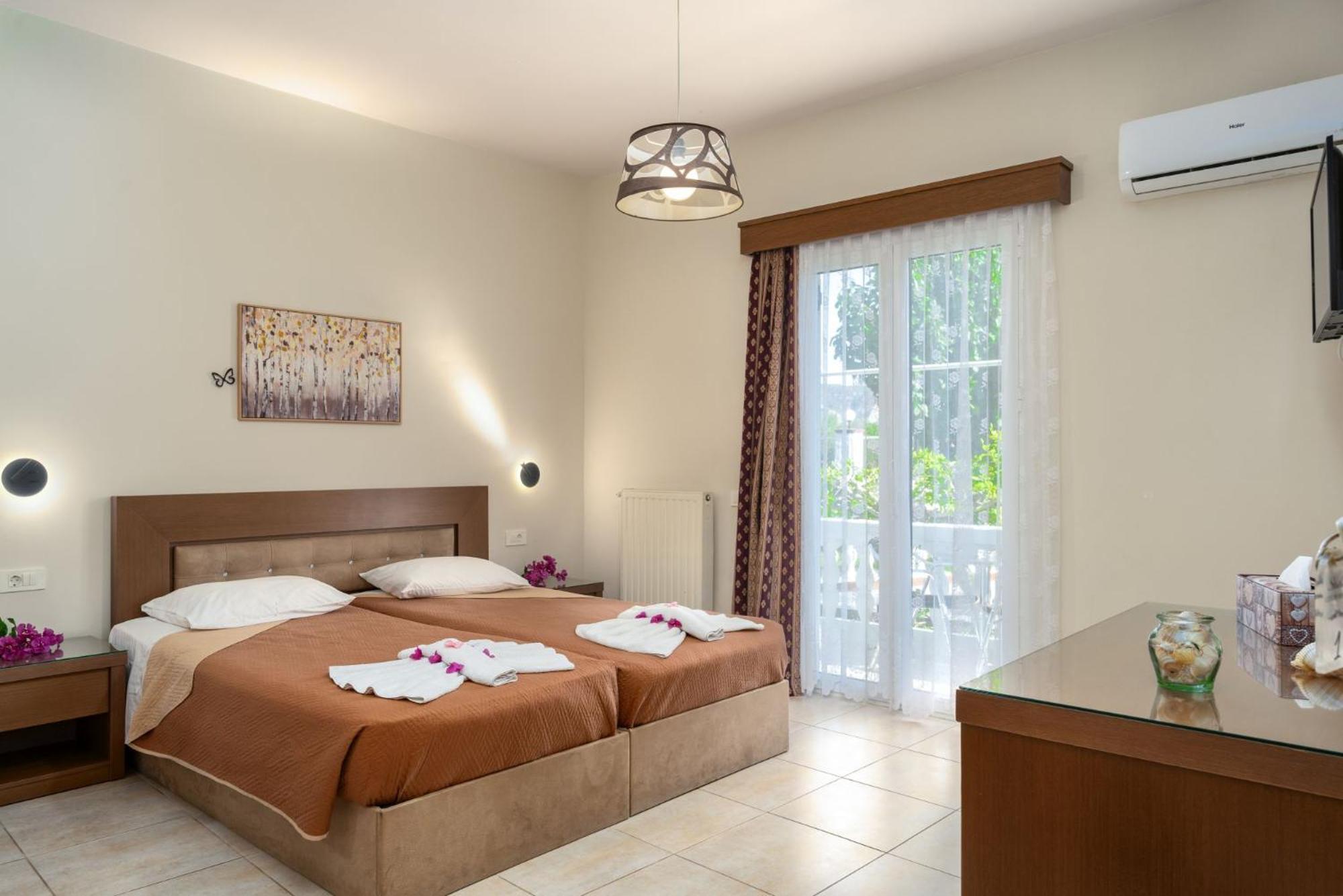 Stathis Beachfront Luxury Rooms Kalamákion Zewnętrze zdjęcie