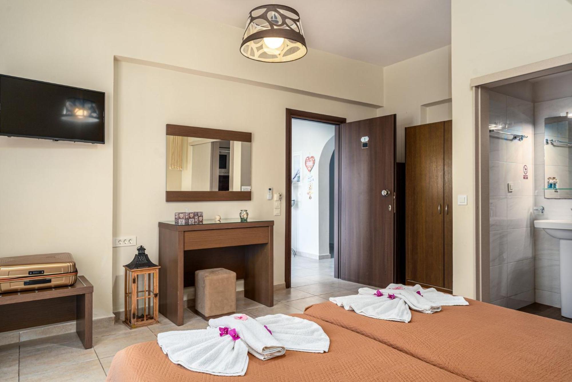 Stathis Beachfront Luxury Rooms Kalamákion Zewnętrze zdjęcie